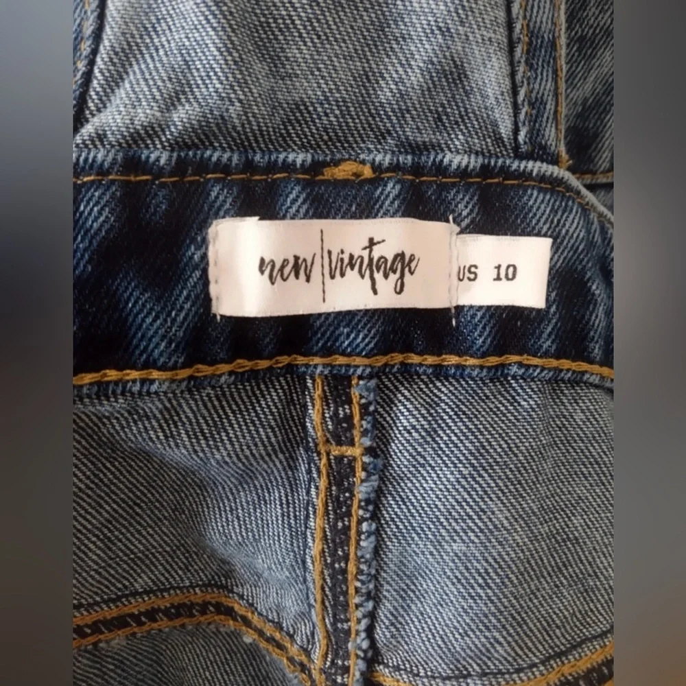 New Vintage Women’s Distressed Denim Short Overalls Size 10 - Shortalls - Picture 12 of 13